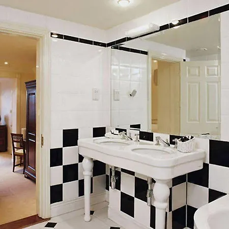 Gasthuis Aberdeen 4*