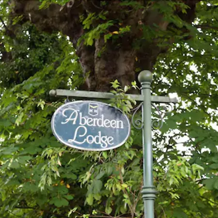 招待所 Aberdeen
