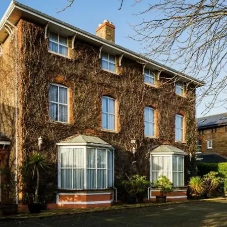 Aberdeen Guest house 4*