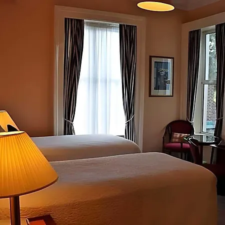 Aberdeen 게스트하우스 4*