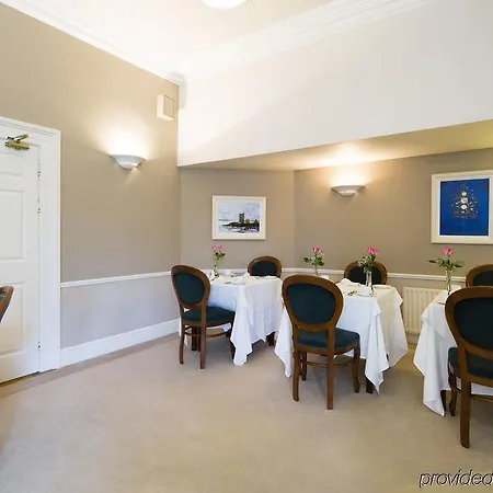 Aberdeen Guest house 4*